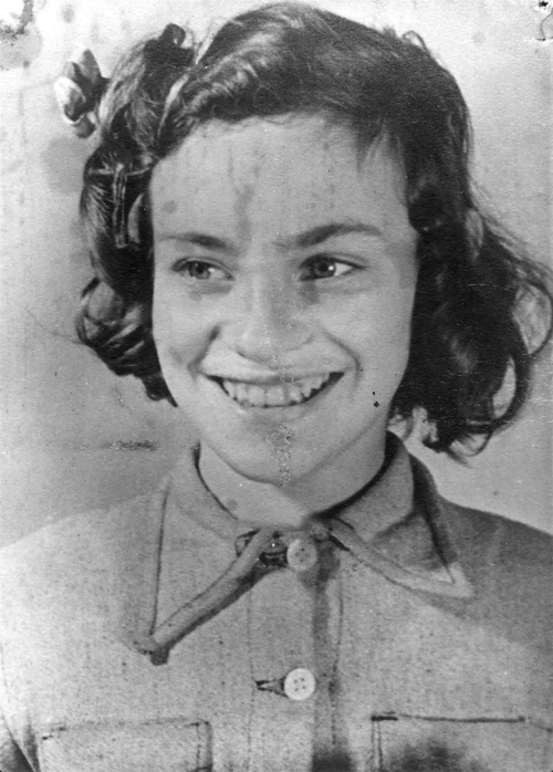 Portrait of a Young Betty Grumet, Image and caption from Yad Vashem